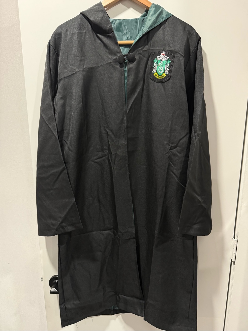 Harry Potter Slytherin Costume Set ( Robe, scarf, tie & wand) Sz. XL Youth New.